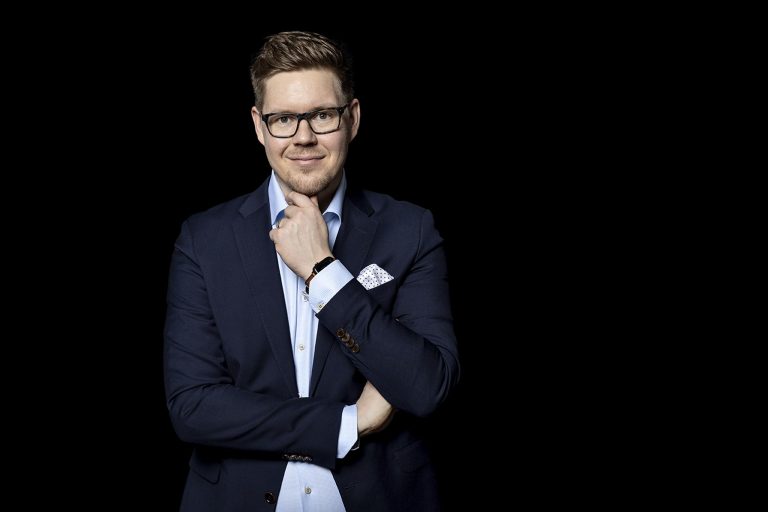 RYHMÄPUHE VÄLIKYSYMYSKESKUSTELUSSA