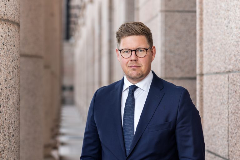 Suomen ulkopolitiikkaa ei pidä tehdä yhden puolueen sisäpoliittisista lähtökohdista, vaan Suomen turvallisuutta varten